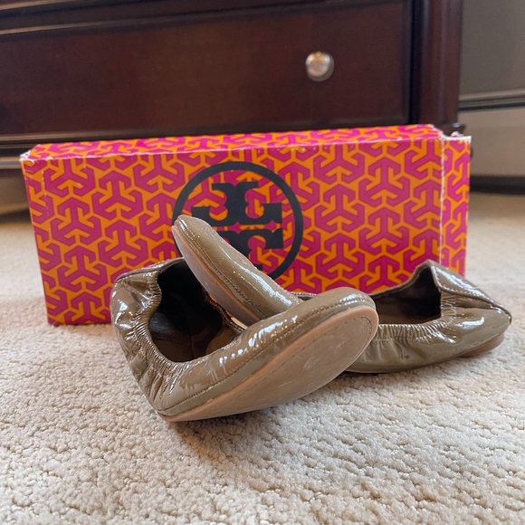 TORY BURCH Eddie Flat in Gray/Taupe - Picture 1 of 5
